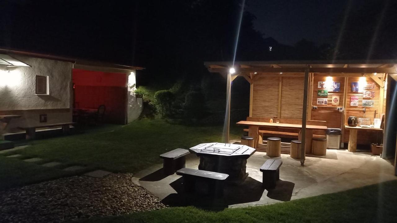 Vadaszles Vendeghaz Bukkszentmarton Exteriör bild