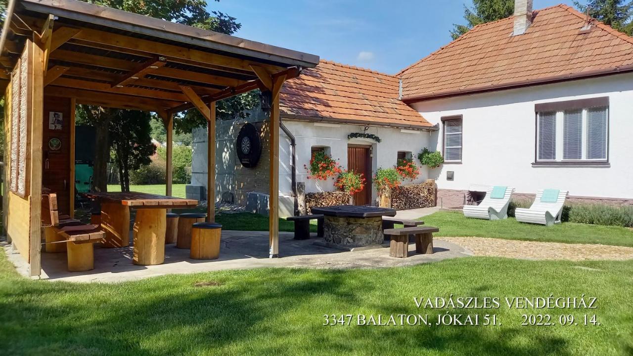 Vadaszles Vendeghaz Bukkszentmarton Exteriör bild
